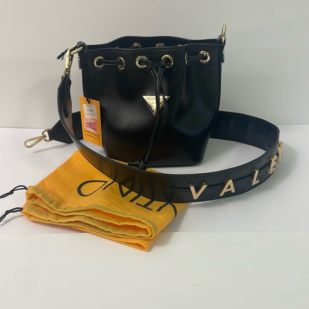 VALENTINO BY MARIO VALENTINO  Italy Leather Jules Valent Bucket Crossbody